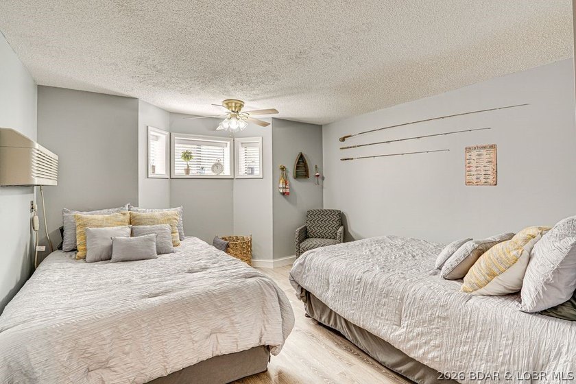 Location, location, location! This stunningly renovated 2 bed, 2 - photo 22