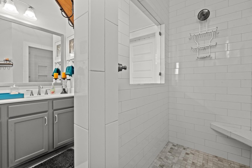 Beautifully upgraded 3-bedroom, 2.5-bath home located in the - photo 23