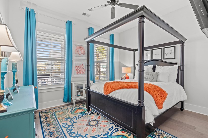 Beautifully upgraded 3-bedroom, 2.5-bath home located in the - photo 24