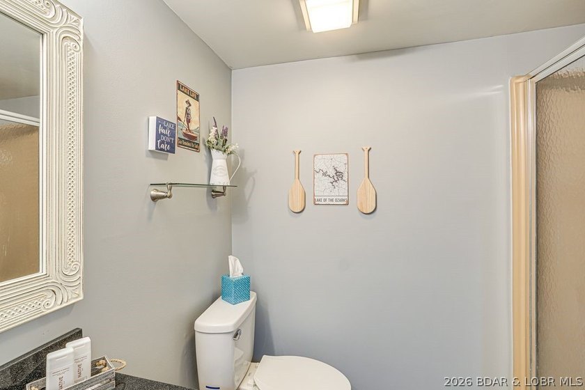 Location, location, location! This stunningly renovated 2 bed, 2 - photo 25