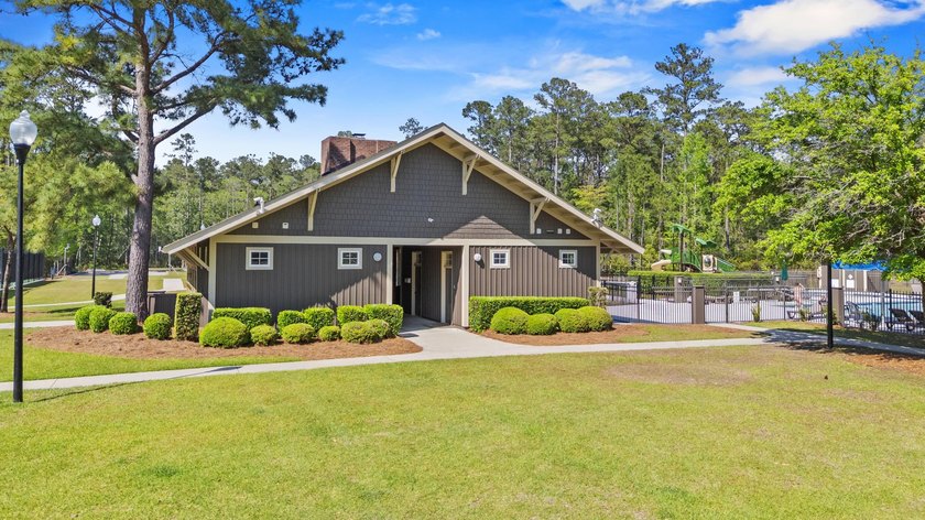 Beautifully upgraded 3-bedroom, 2.5-bath home located in the - photo 40