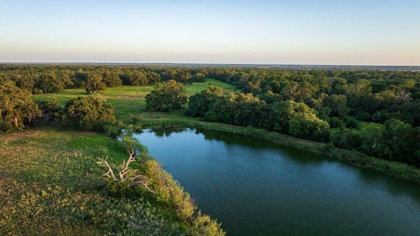 The Cole Ranch presents a rare opportunity to acquire 259+/- - photo 3