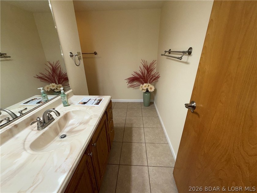 Beautiful walk-in condo offering the perfect opportunity for - photo 13