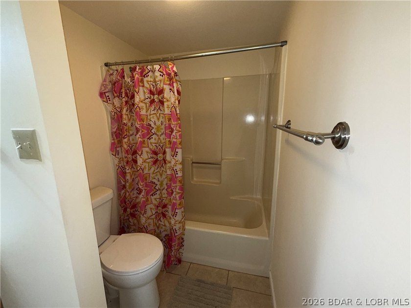 Beautiful walk-in condo offering the perfect opportunity for - photo 14