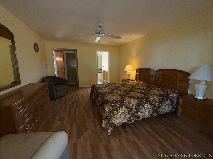 Beautiful walk-in condo offering the perfect opportunity for - photo 17