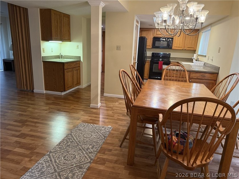 Beautiful walk-in condo offering the perfect opportunity for - photo 18