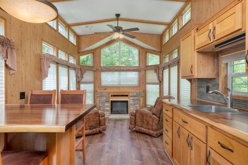 YOUR CHANCE TO STILL ENJOY A SEASONAL LAKESHORE HOME BEFORE - photo 11