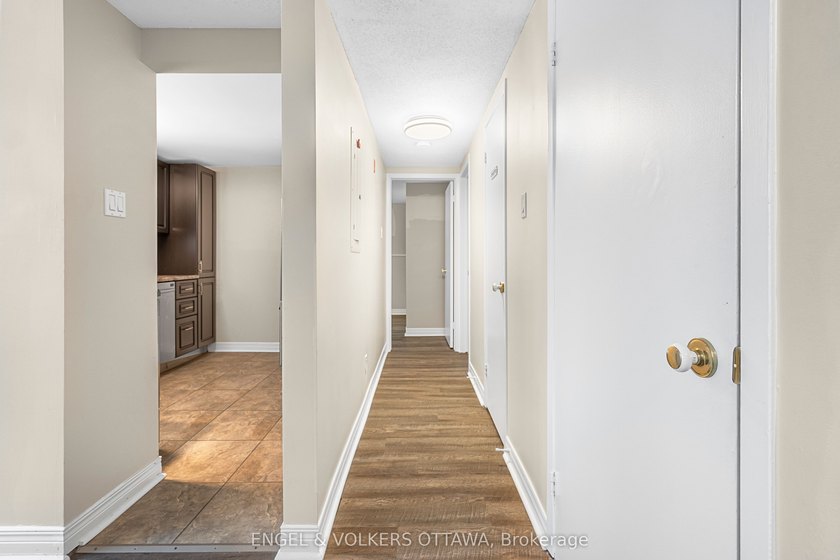 Welcome to this beautifully renovated 2-bedroom main floor condo - photo 15