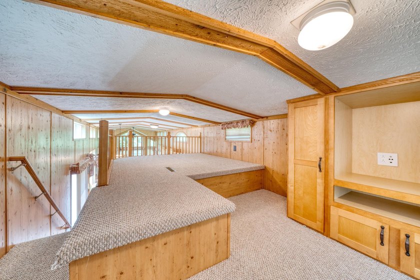 YOUR CHANCE TO STILL ENJOY A SEASONAL LAKESHORE HOME BEFORE - photo 21