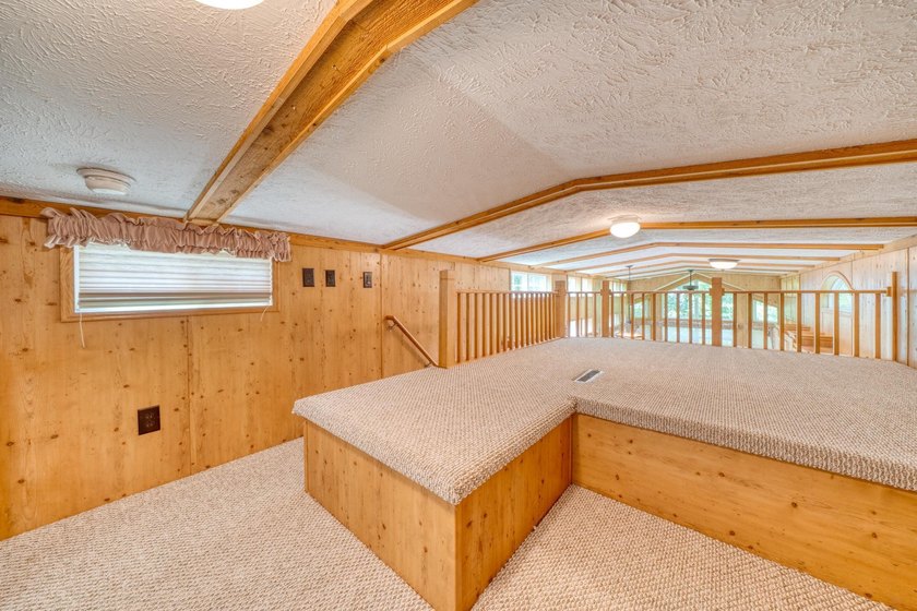 YOUR CHANCE TO STILL ENJOY A SEASONAL LAKESHORE HOME BEFORE - photo 22
