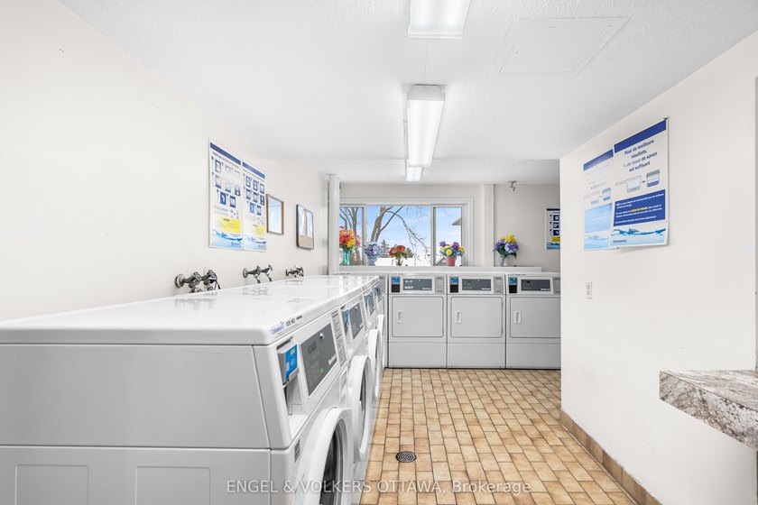 Welcome to this beautifully renovated 2-bedroom main floor condo - photo 27