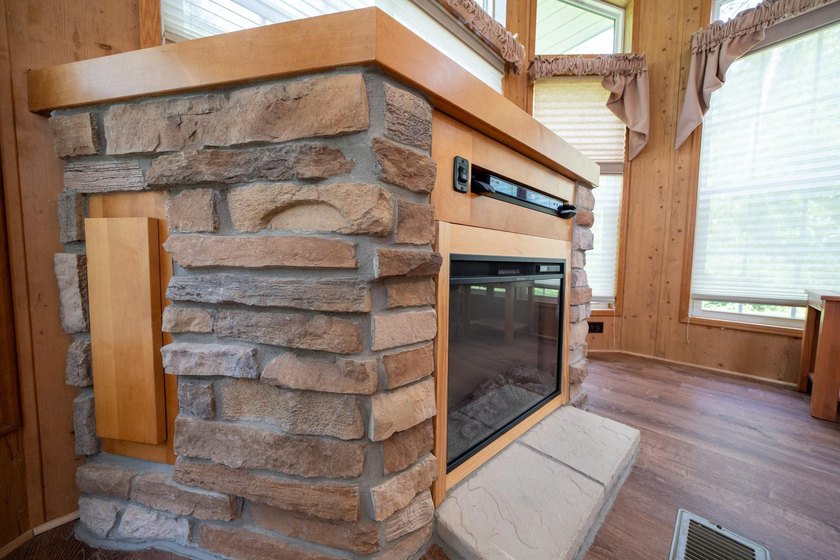 YOUR CHANCE TO STILL ENJOY A SEASONAL LAKESHORE HOME BEFORE - photo 27