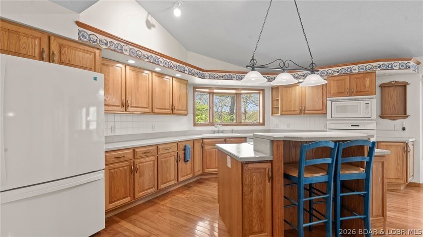Privacy, acreage, and lakefront living come together at this - photo 12