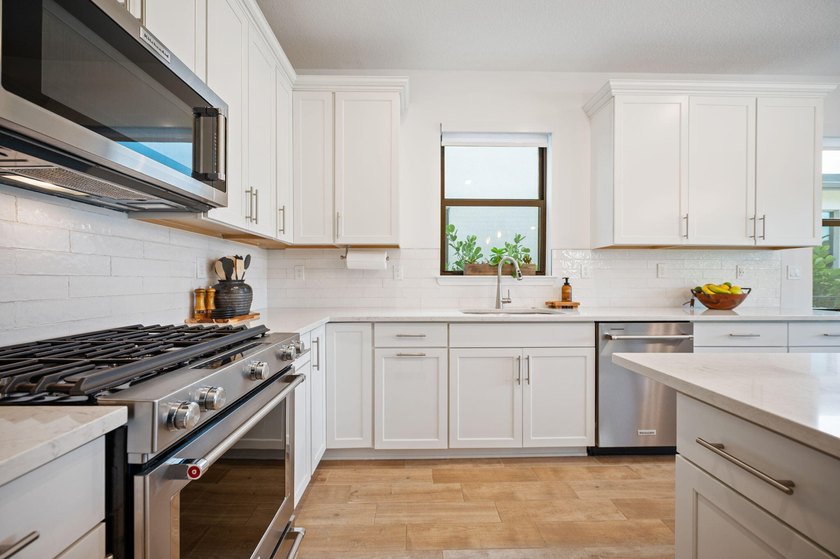 This 2024, like new, Pulte home is located in the uber - photo 14