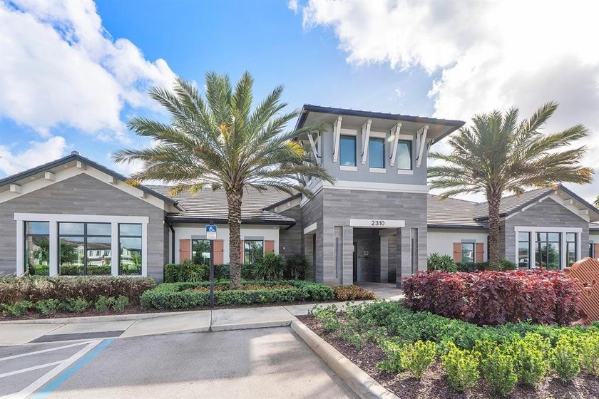 This 2024, like new, Pulte home is located in the uber - photo 34