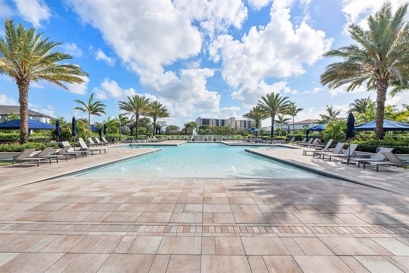 This 2024, like new, Pulte home is located in the uber - photo 41