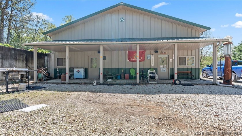 Privacy, acreage, and lakefront living come together at this - photo 47