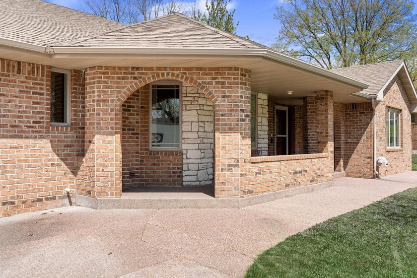 Spacious and versatile, this brick rambler offers nearly 4,000 - photo 3