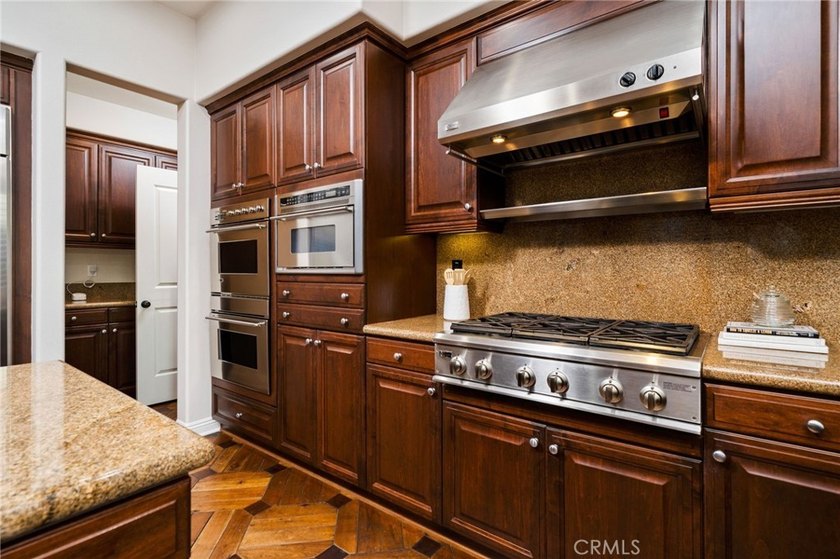 Located in the highly coveted gated community of Oakhart Estates - photo 12