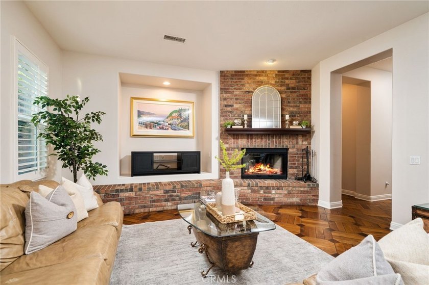 Located in the highly coveted gated community of Oakhart Estates - photo 16