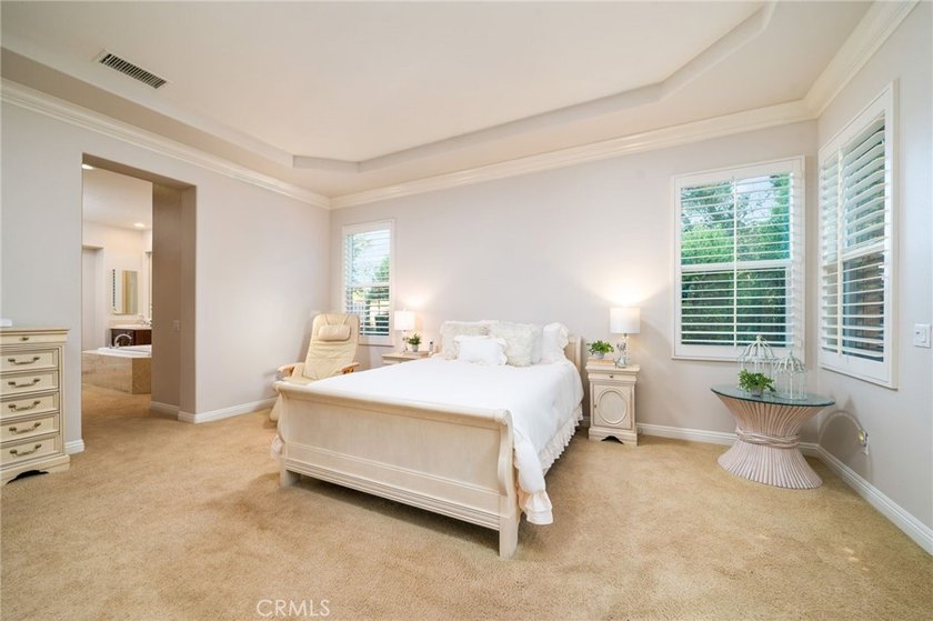 Located in the highly coveted gated community of Oakhart Estates - photo 20
