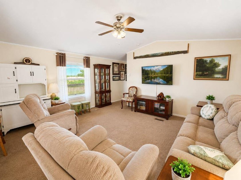 Escape to the peace and beauty of Lake Ivie in Concho County - photo 4
