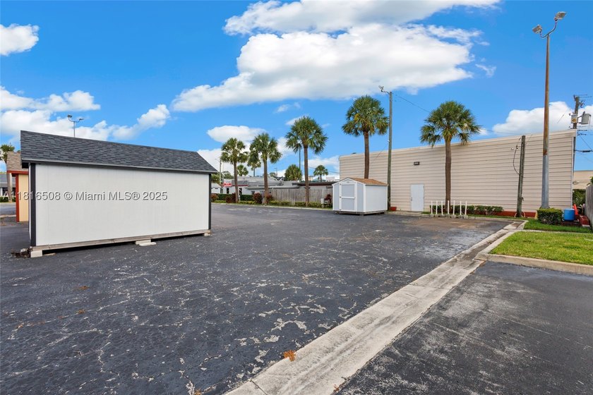 Mixed-use &amp; multi-parcel commercial portfolio in the heart of - photo 16