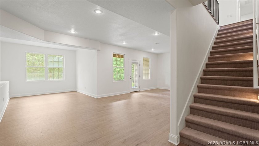 Beautifully maintained 5-bedroom, 3.5-bath home located in the - photo 48