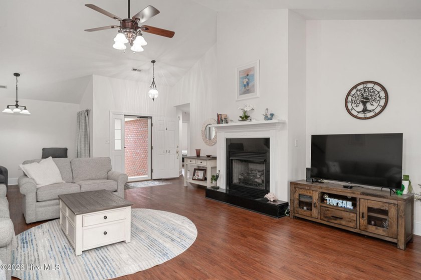 Welcome to 138 Candlewood Drive--where comfort meets effortless - photo 5