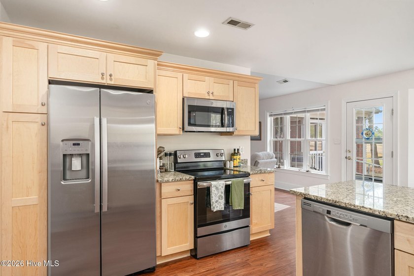 Welcome to 138 Candlewood Drive--where comfort meets effortless - photo 9
