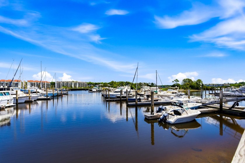 Welcome to waterfront living in the heart of Lightkeeper's - photo 28