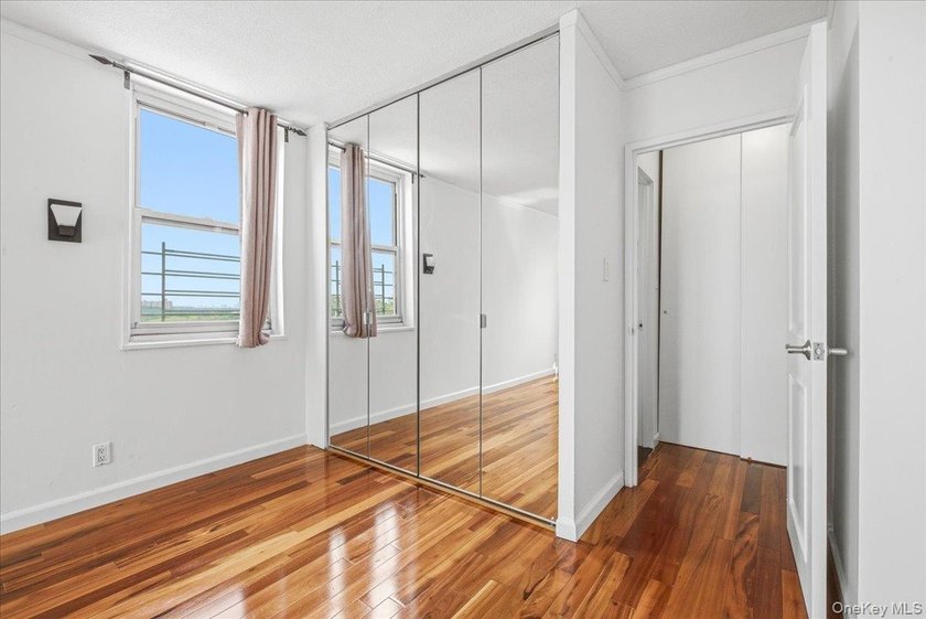 Welcome to Residence 12G at Park Lane North, a bright and - photo 25