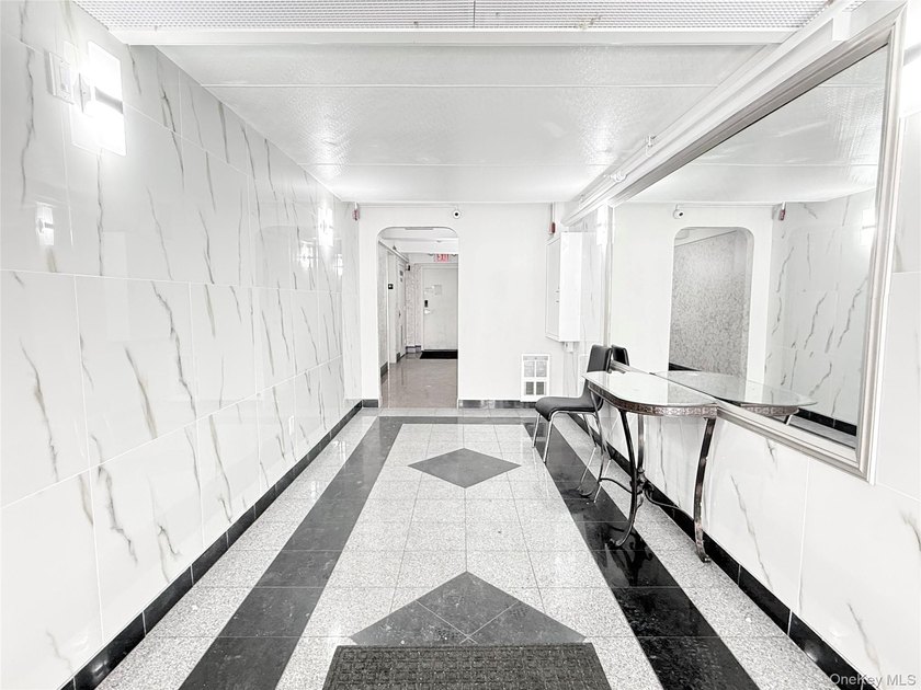 Opportunity in the heart of Brighton Beach! Unit 6B is located - photo 2