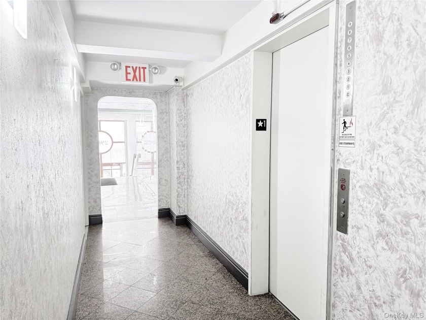 Opportunity in the heart of Brighton Beach! Unit 6B is located - photo 4