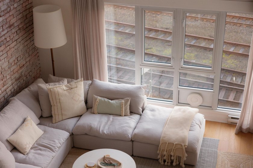 This two-level, 1 bedroom (potential for 2) Gastown loft sits on - photo 13