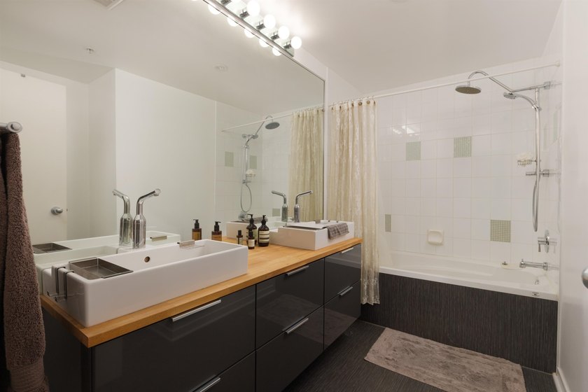 This two-level, 1 bedroom (potential for 2) Gastown loft sits on - photo 19