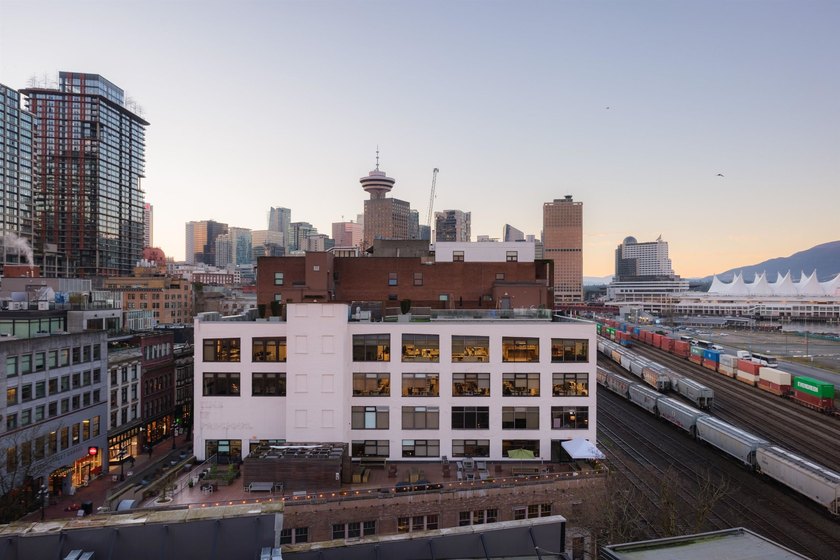 This two-level, 1 bedroom (potential for 2) Gastown loft sits on - photo 32