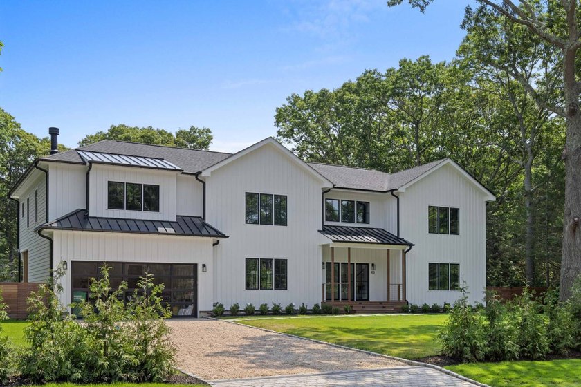 New custom home that blends modern and traditional living - photo 4