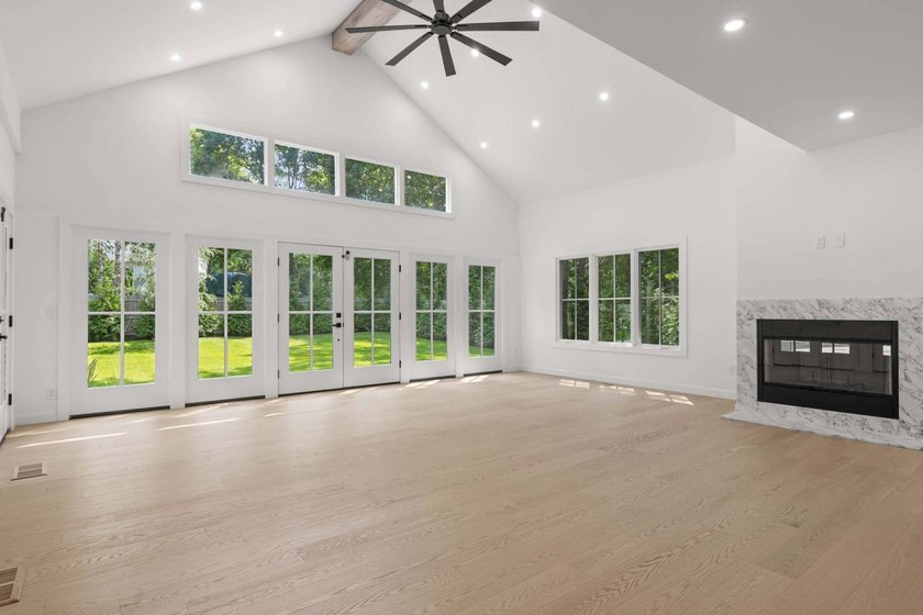 New custom home that blends modern and traditional living - photo 8