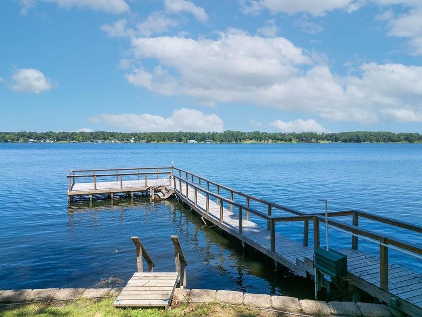Charming lakefront home on Lone Star lake This 3 bedroom, 2 bath - photo 2