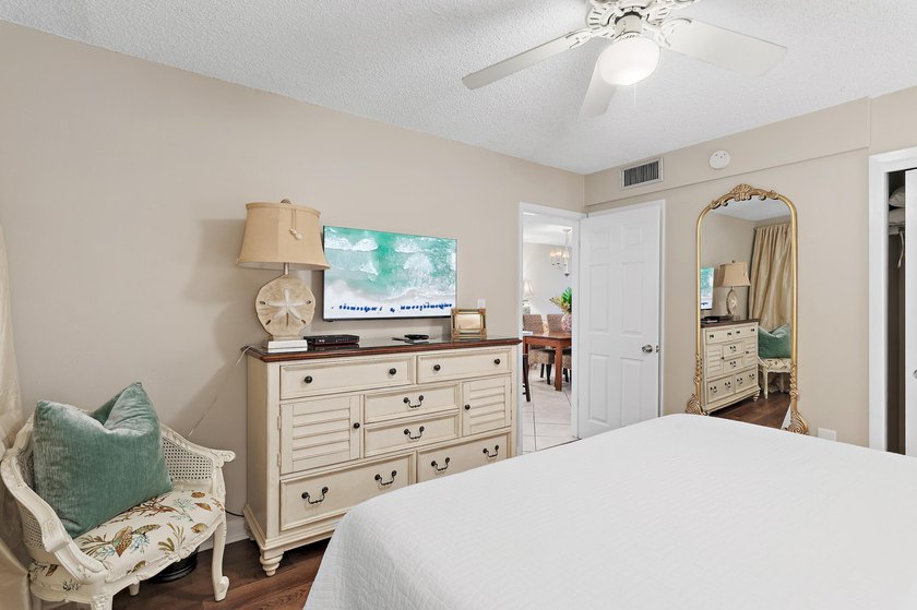 Wake up to breathtaking views, spend your days on the - photo 15