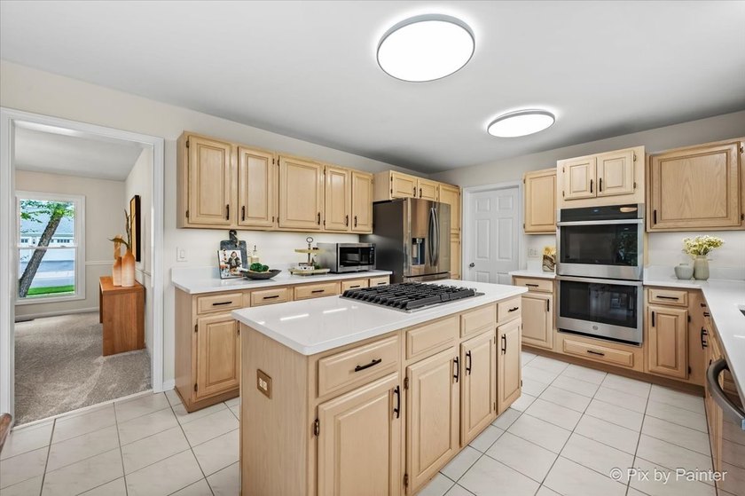 Welcome to 1661 Kensington Drive, nestled on the eastern edge of - photo 16