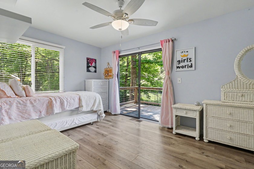 Enjoy true lakefront living at this spacious mountain retreat - photo 20