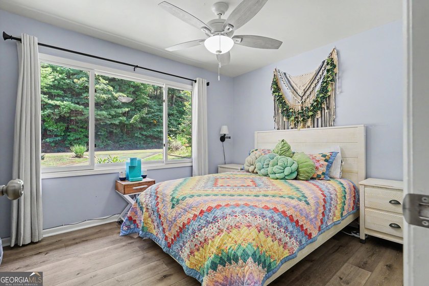 Enjoy true lakefront living at this spacious mountain retreat - photo 23