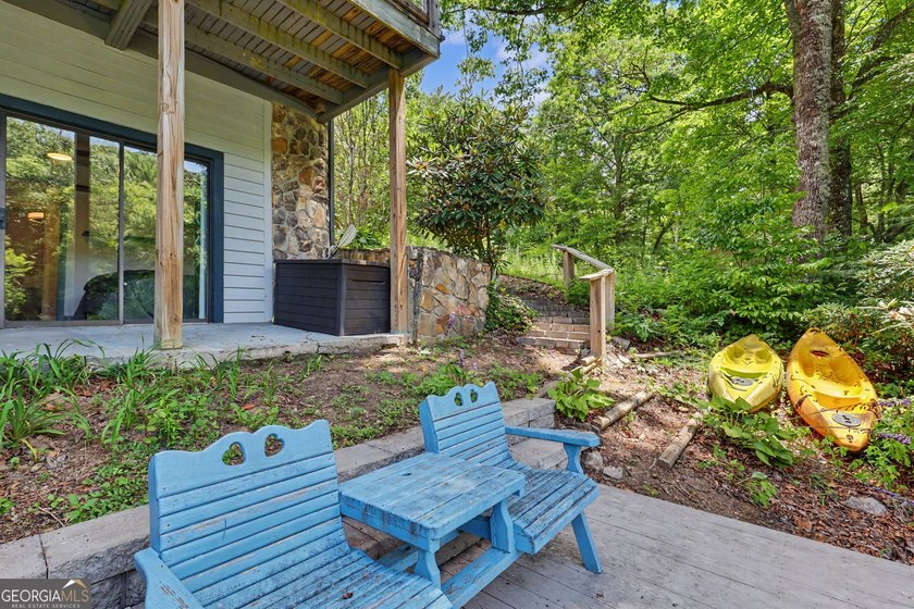Enjoy true lakefront living at this spacious mountain retreat - photo 38