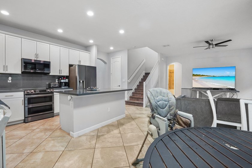 Welcome to Gulfstream Preserve! This beautifully maintained - photo 6