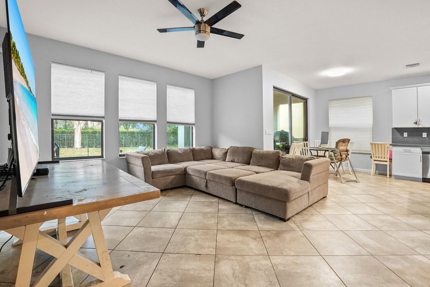 Welcome to Gulfstream Preserve! This beautifully maintained - photo 9
