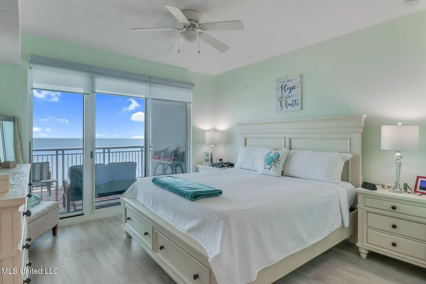 Fantastic Corner Unit at Legacy Condos! This beautiful 10th - photo 12