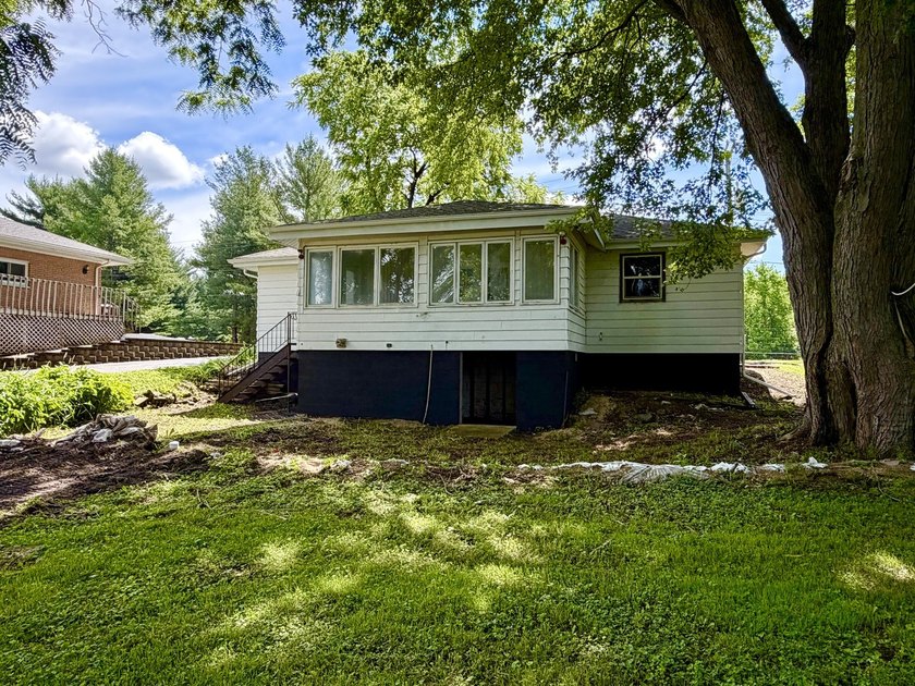 RARE TURNKEY ROCK RIVER COTTAGE! Fully renovated 3 bedroom, 1 - photo 15