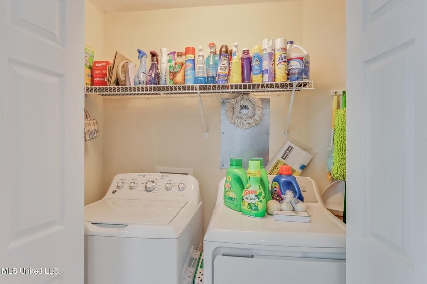 Fantastic Corner Unit at Legacy Condos! This beautiful 10th - photo 22